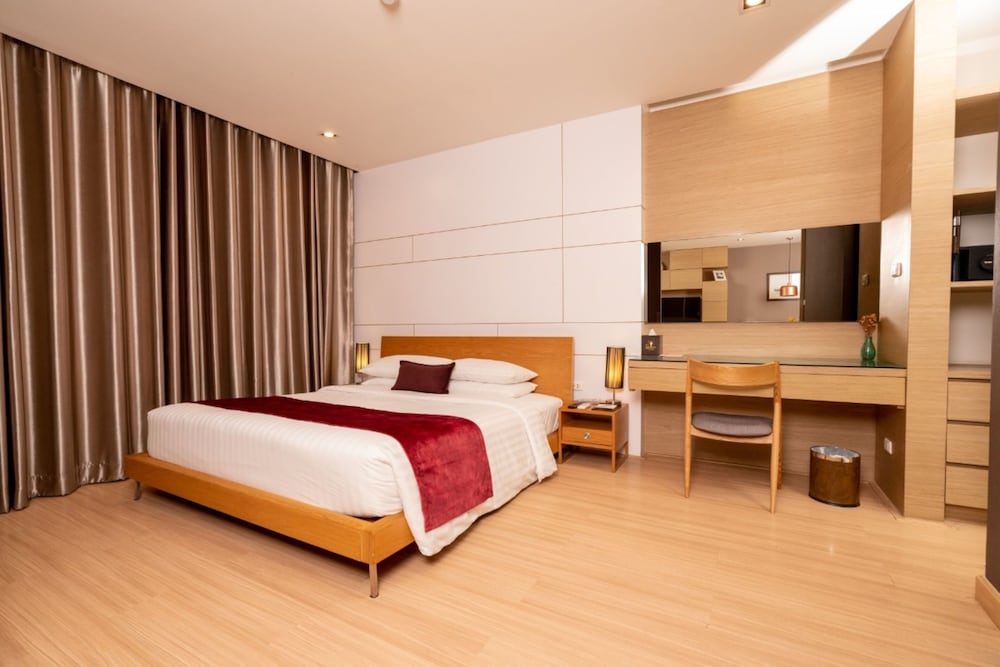 sanae hotel nimman
