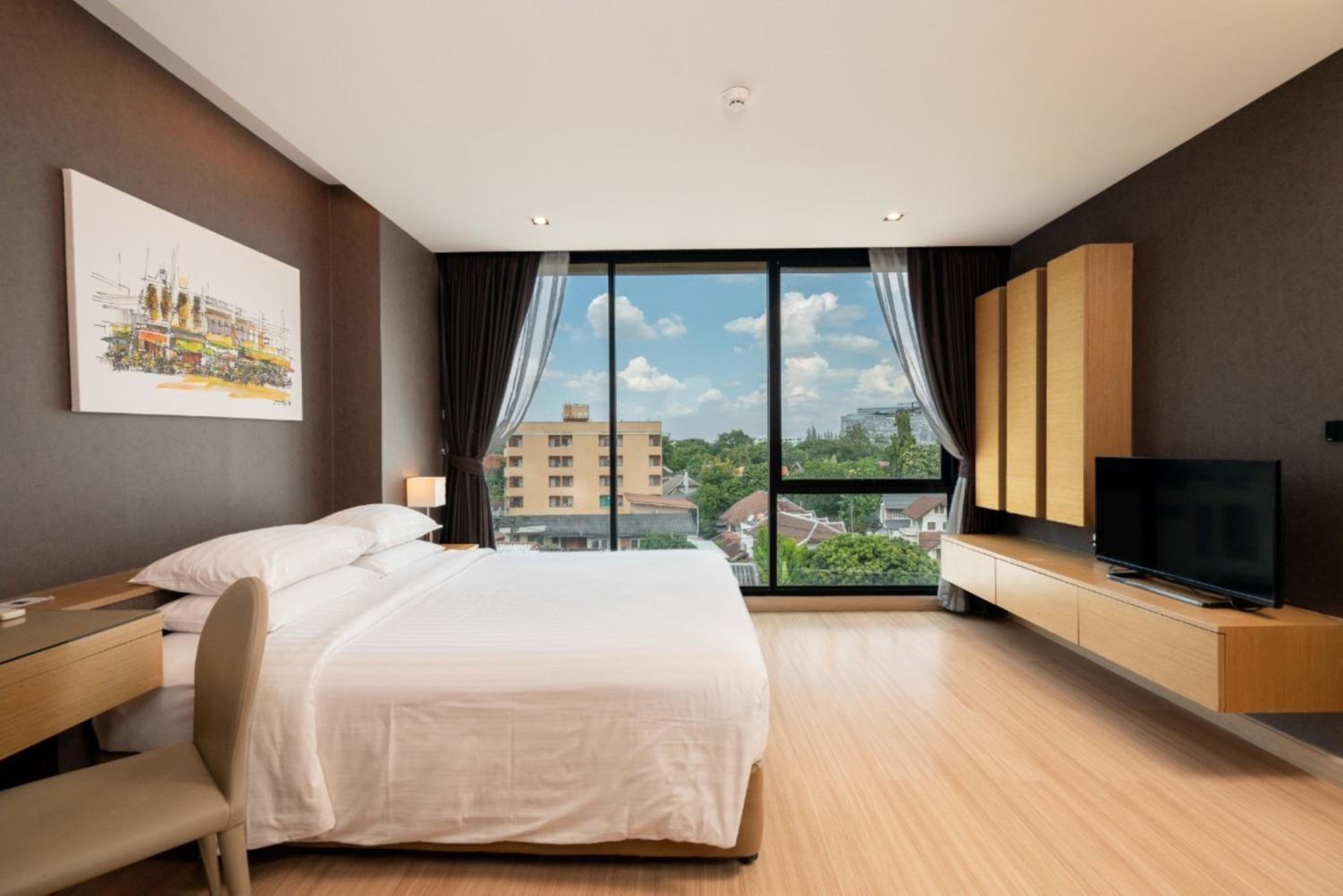 sanae hotel nimman