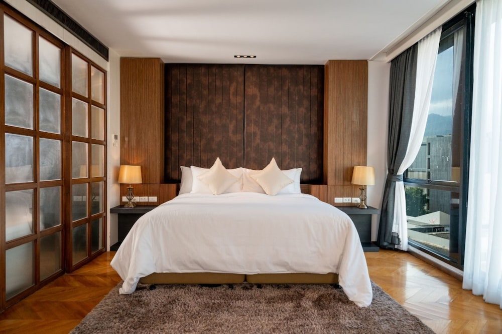sanae hotel nimman