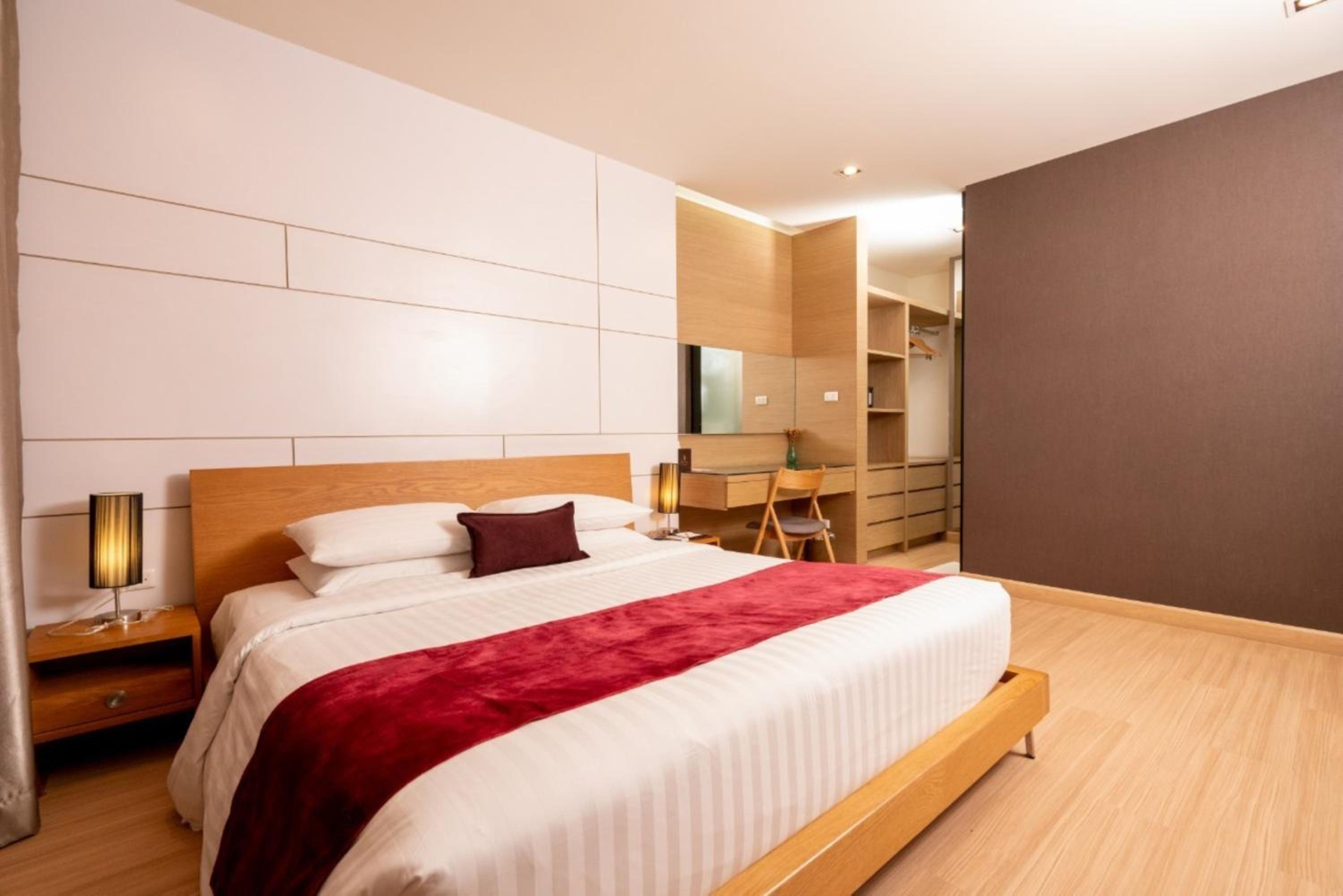 sanae hotel nimman