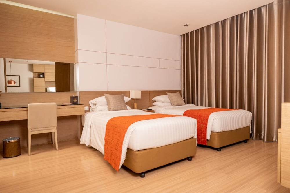 sanae hotel nimman