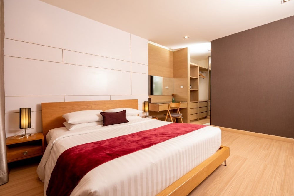 sanae hotel nimman