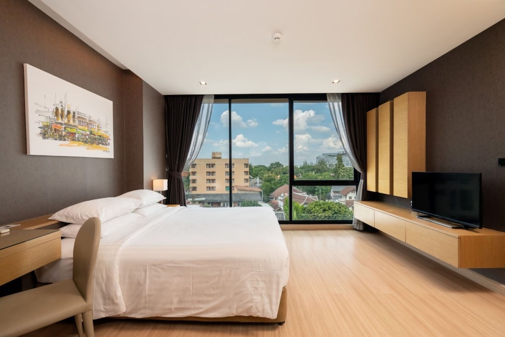 sanae hotel nimman