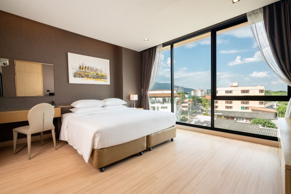 sanae hotel nimman