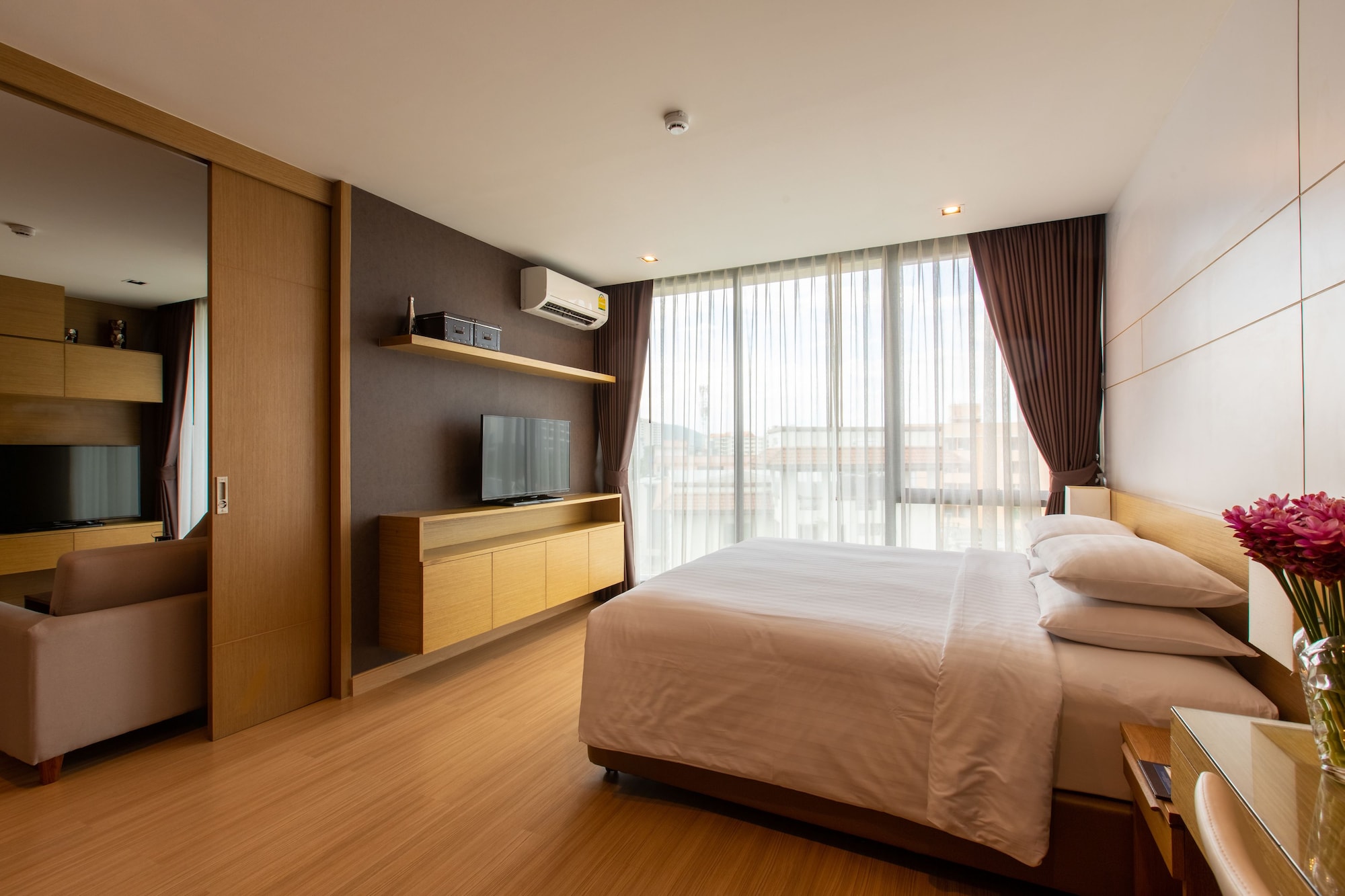 sanae hotel nimman