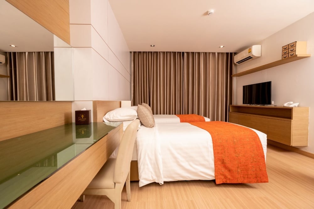 sanae hotel nimman