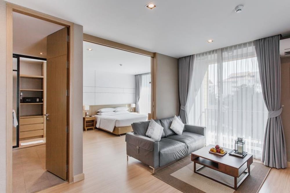 sanae hotel nimman