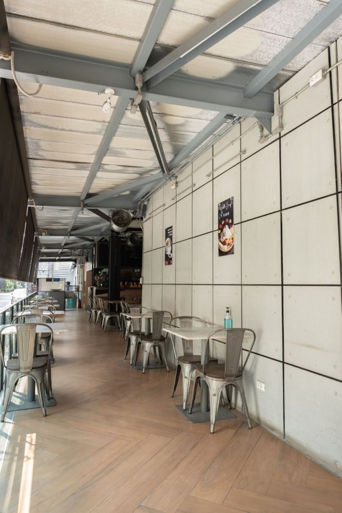 sanae hotel nimman