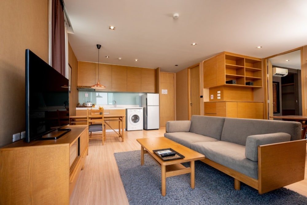 sanae hotel nimman