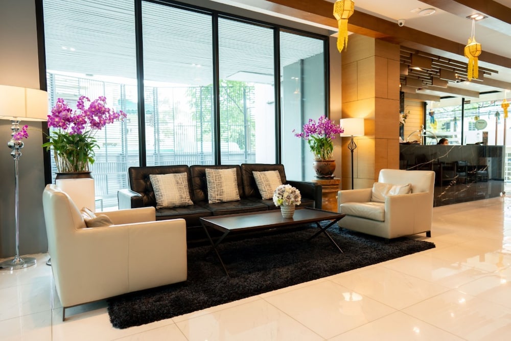 sanae hotel nimman