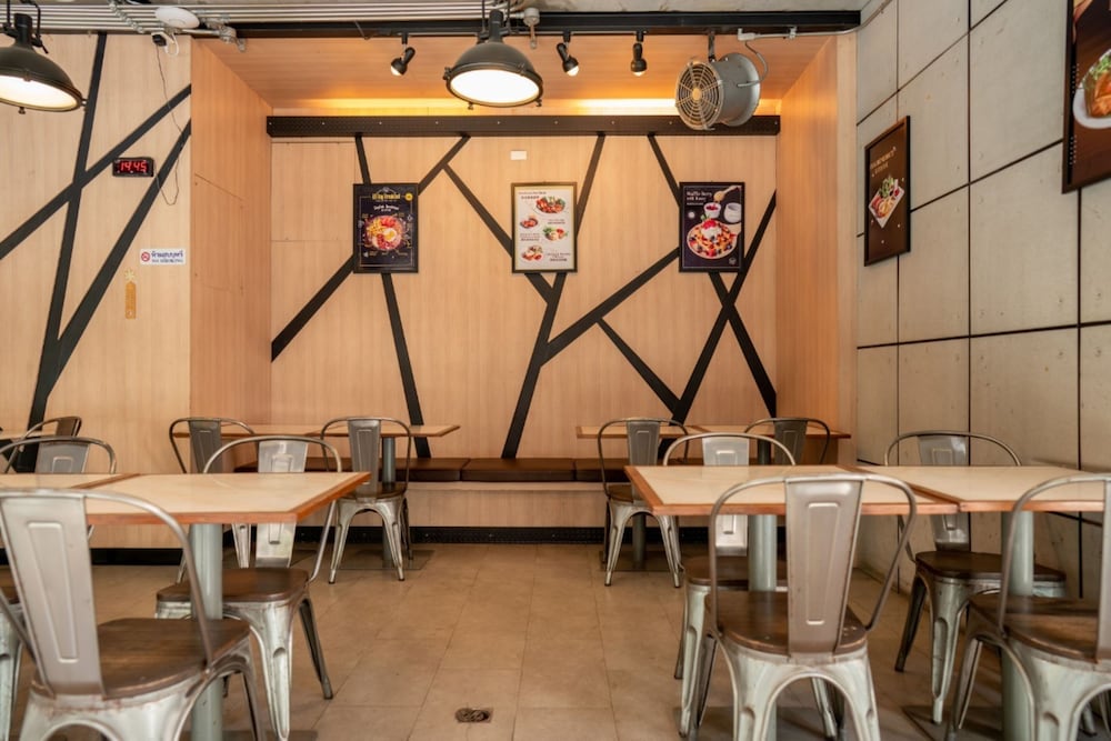 sanae hotel nimman