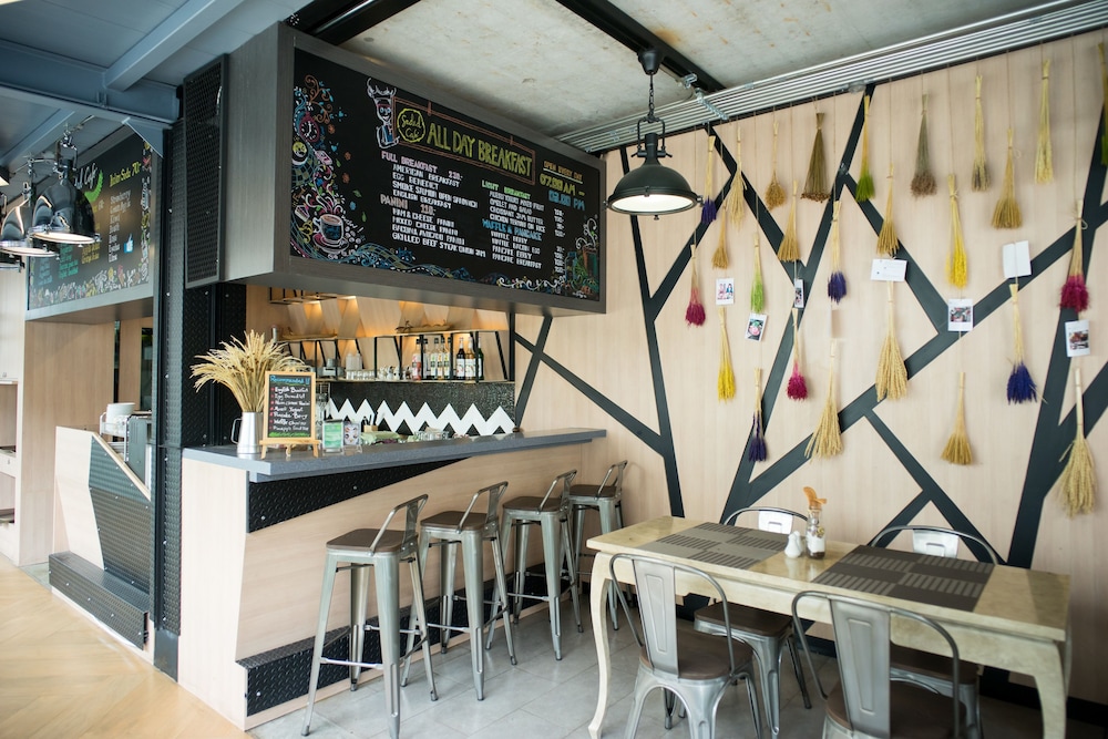 sanae hotel nimman