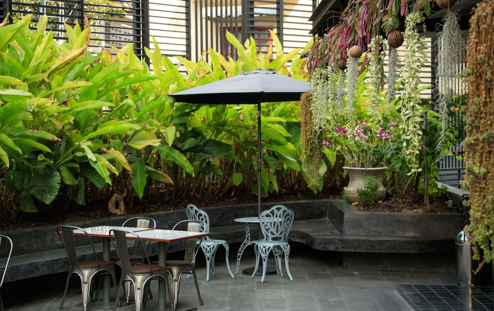 sanae hotel nimman