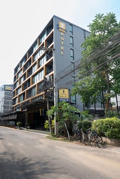sanae hotel nimman