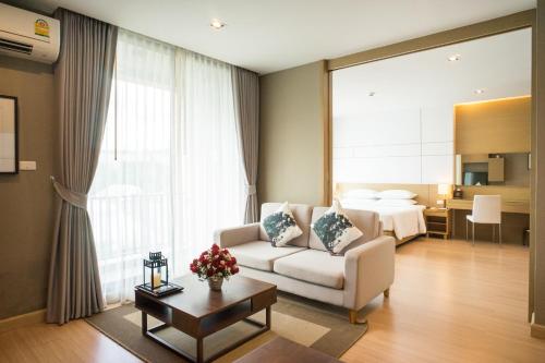 sanae hotel nimman