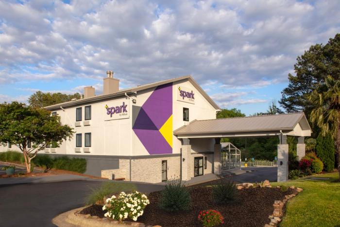 spark by hilton atlanta cumberland ballpark