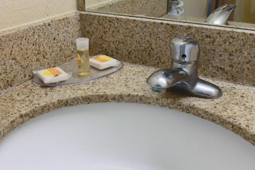 spark by hilton atlanta cumberland ballpark