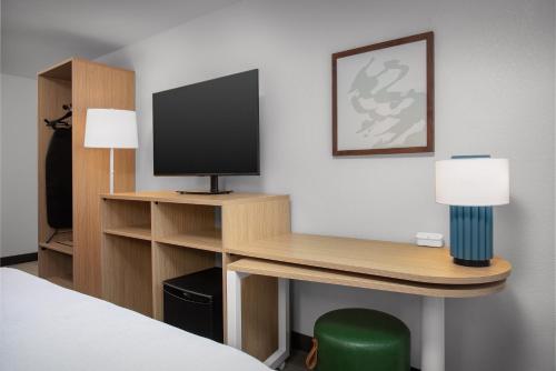 spark by hilton atlanta cumberland ballpark