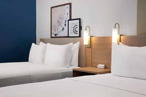 spark by hilton atlanta cumberland ballpark