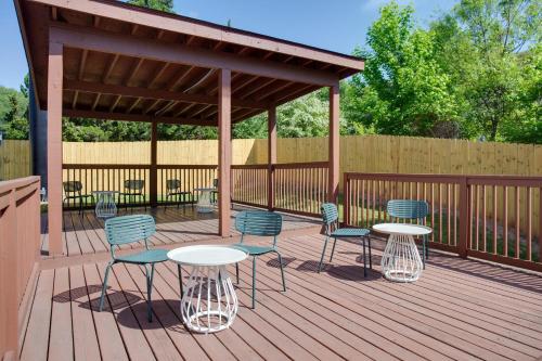 spark by hilton atlanta cumberland ballpark