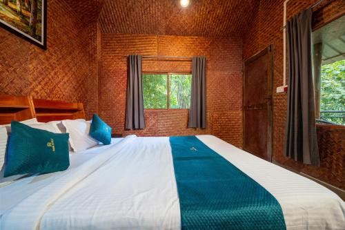 monsoon retreats