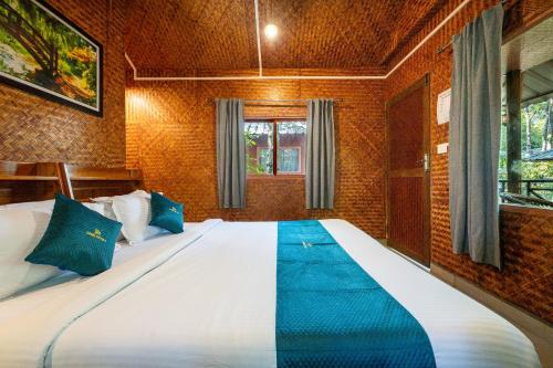 monsoon retreats
