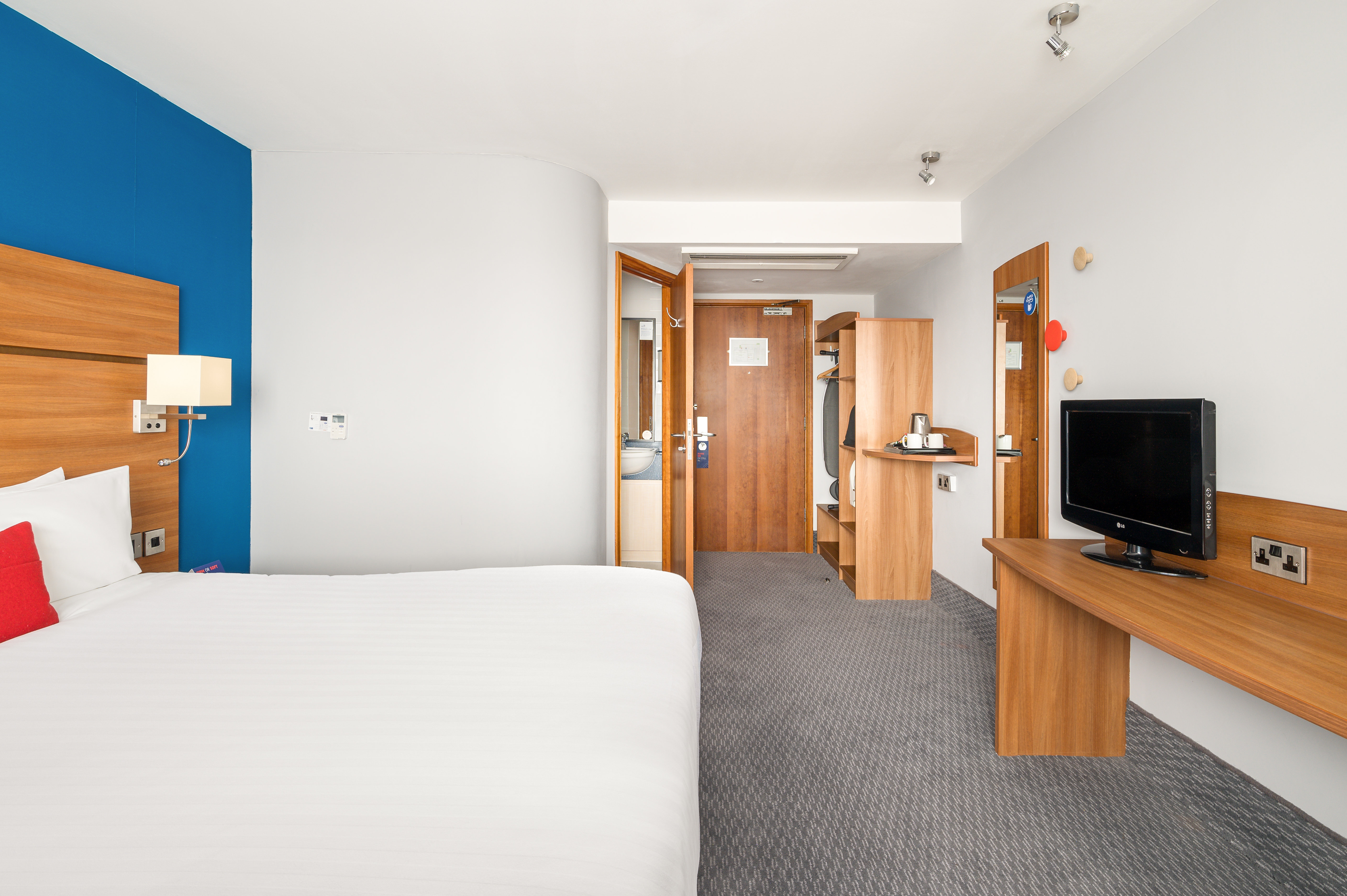 holiday inn express shrewsbury by ihg