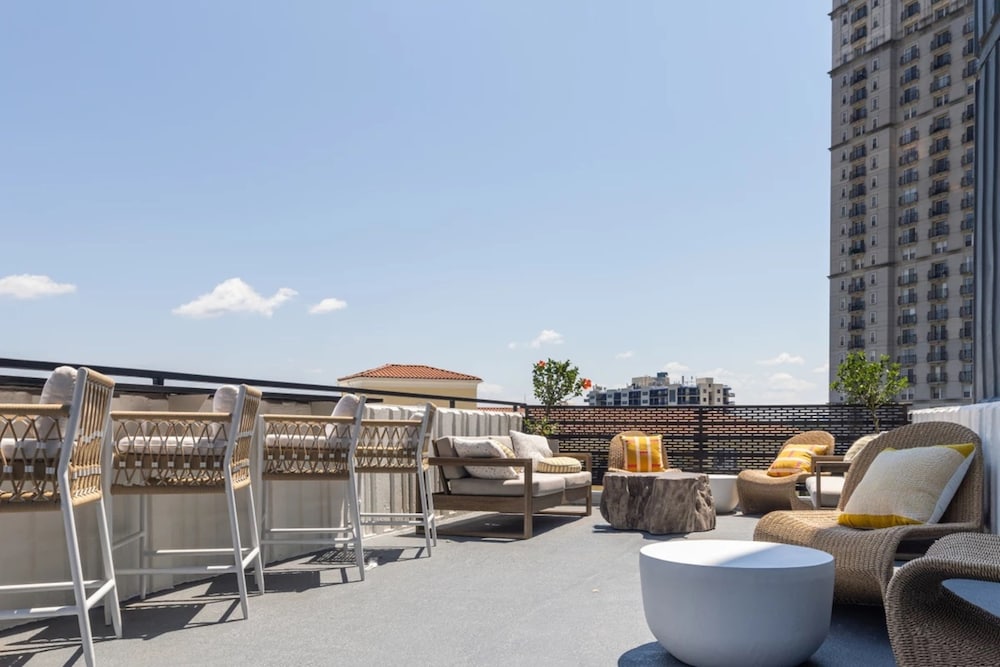 the starling atlanta midtown curio collection by hilton