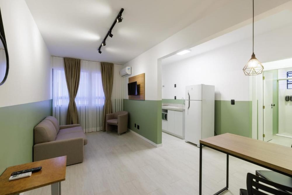 hotel le village flats