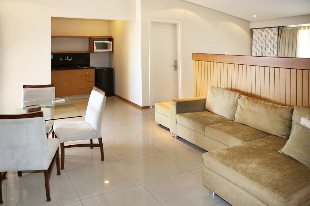 hotel le village flats