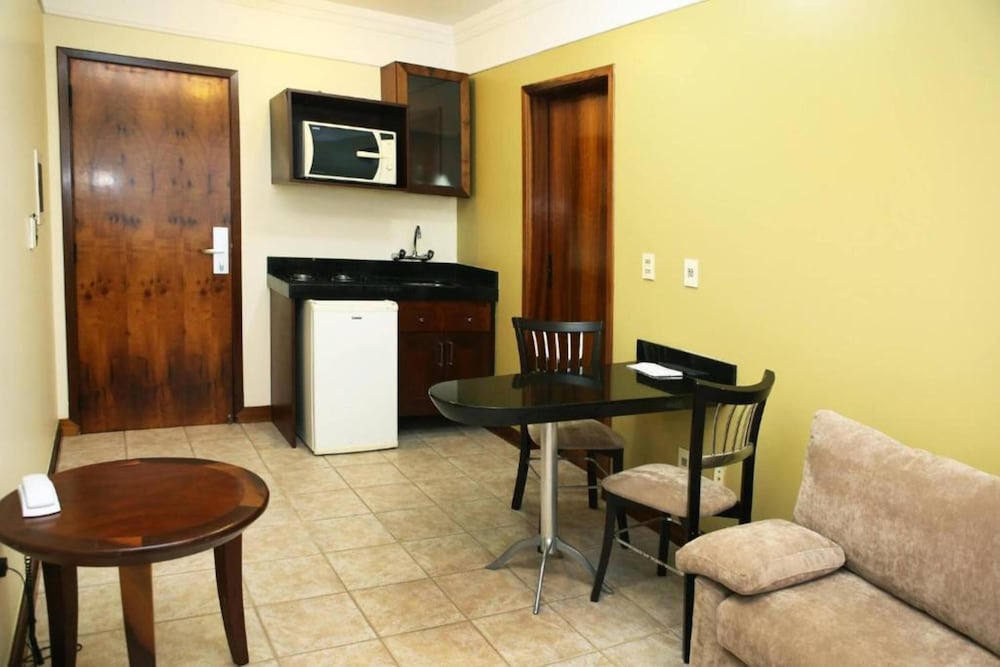 hotel le village flats