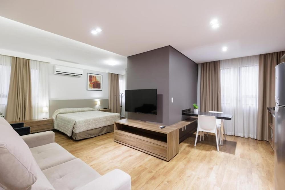 hotel le village flats