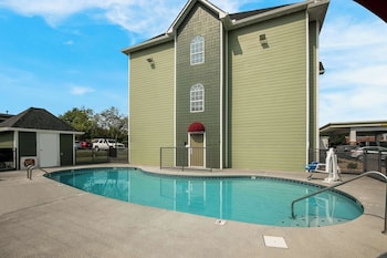 surestay plus hotel by best western sevierville