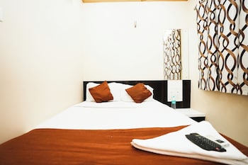 hotel airport metro