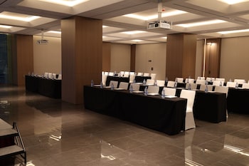holiday inn express shanghai zhabei an ihg hotel