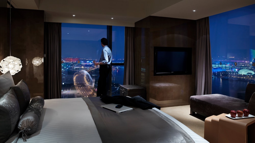 intercontinental shanghai expo by ihg