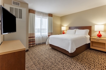candlewood suites fargo south medical center