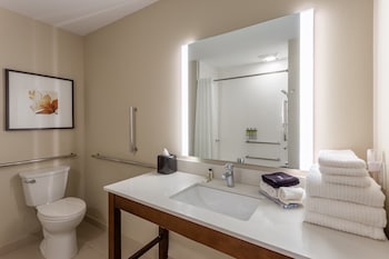 candlewood suites fargo south medical center