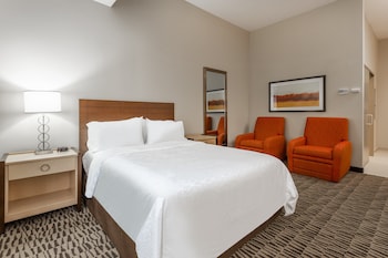 candlewood suites fargo south medical center