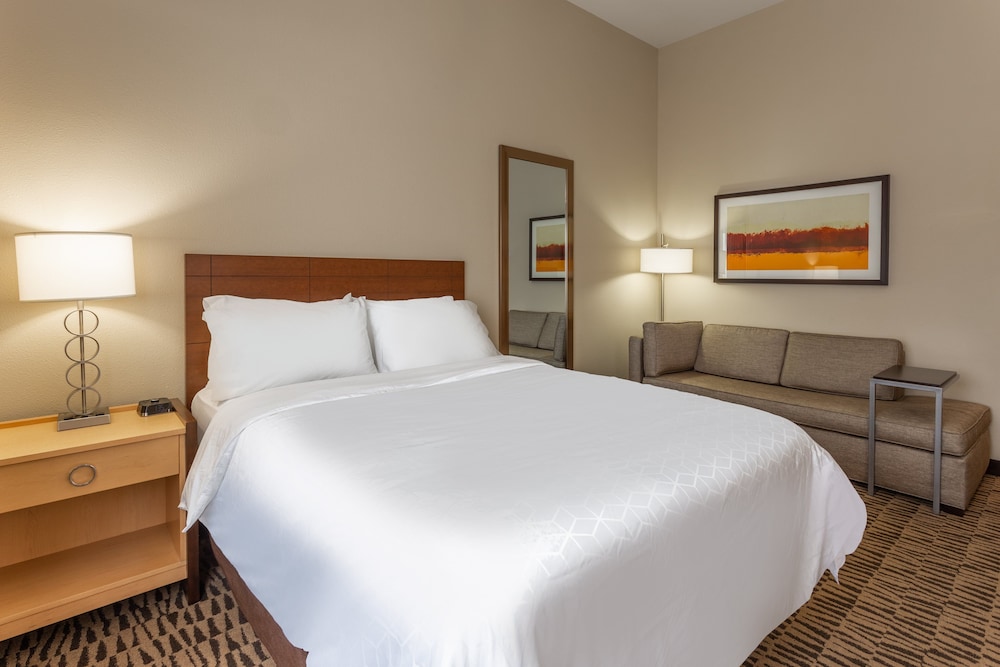 candlewood suites fargo south medical center