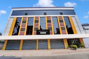 super townhouse ernakulam north