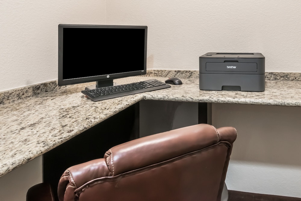 days inn and suites by wyndham dallas