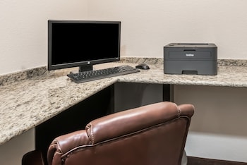 days inn and suites by wyndham dallas