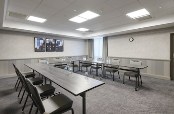 doubletree by hilton dartford bridge