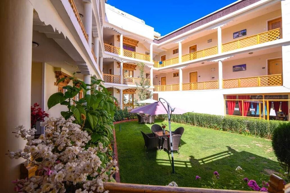 hotel the ladakh