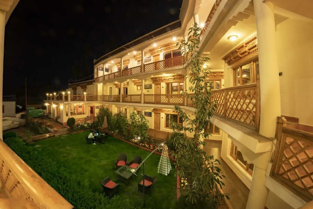 hotel the ladakh