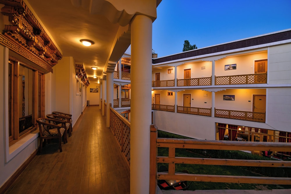 hotel the ladakh