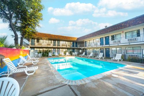 motel 6 del rio tx