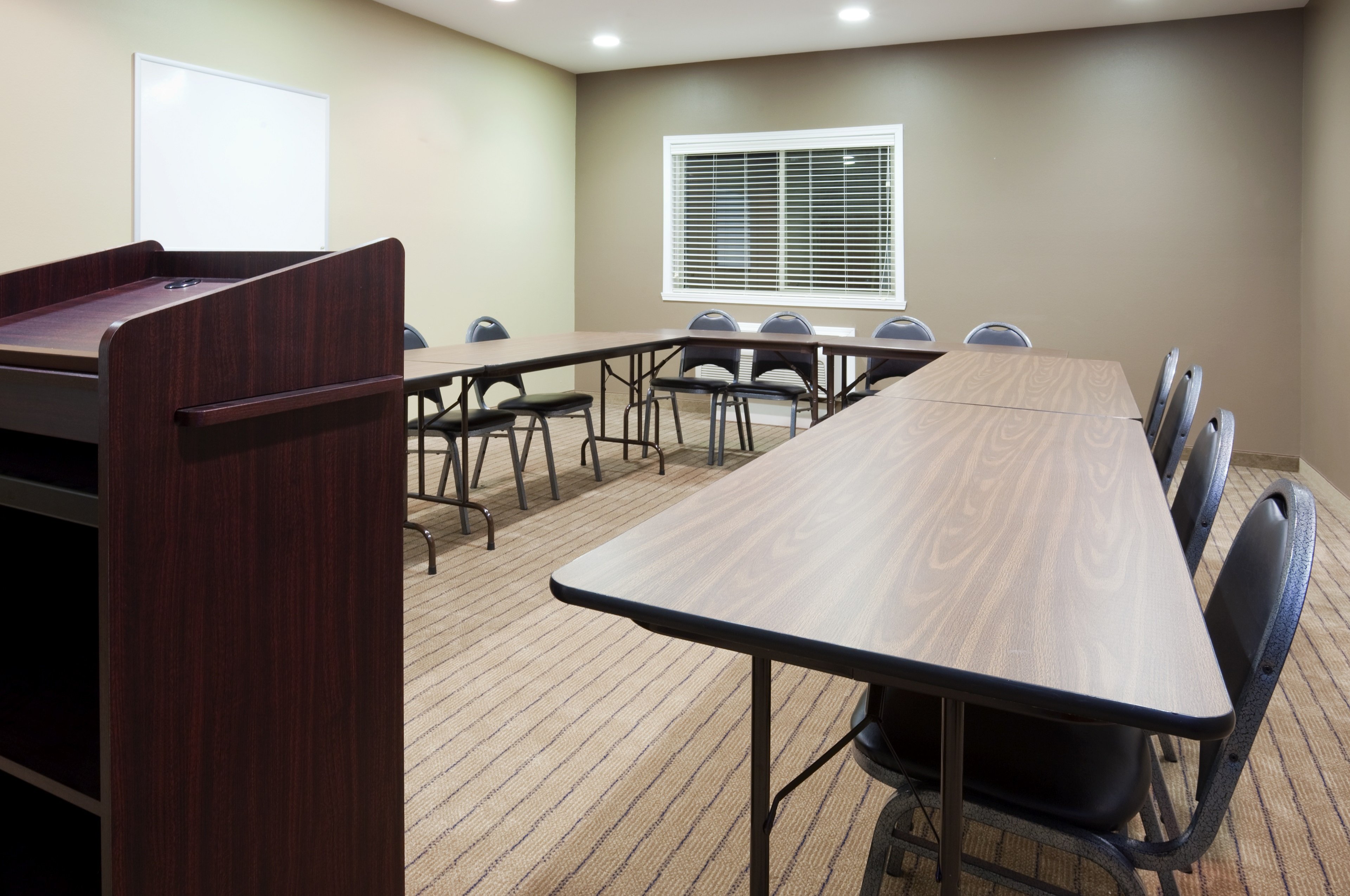 holiday inn express devils lake by ihg