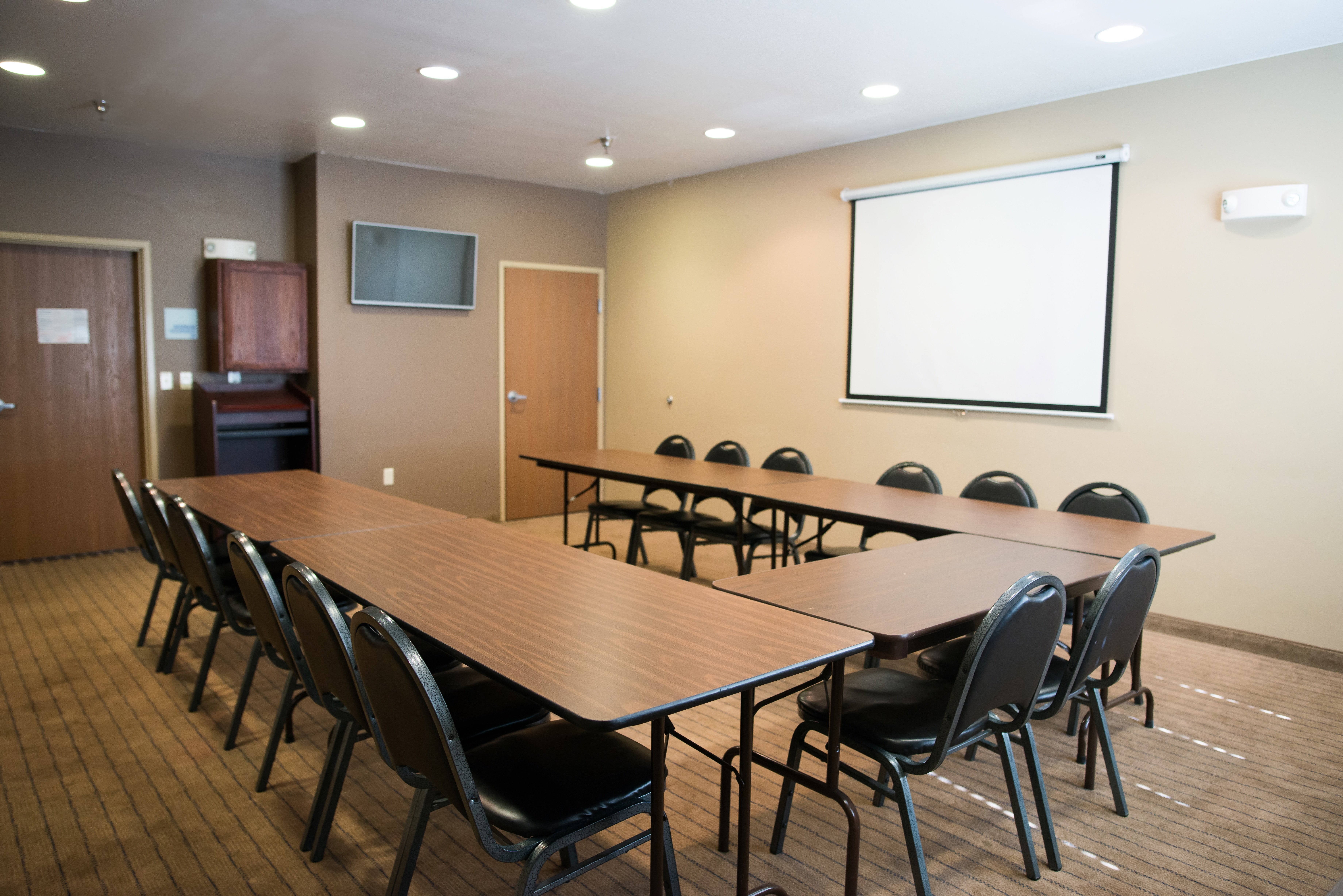 holiday inn express devils lake by ihg